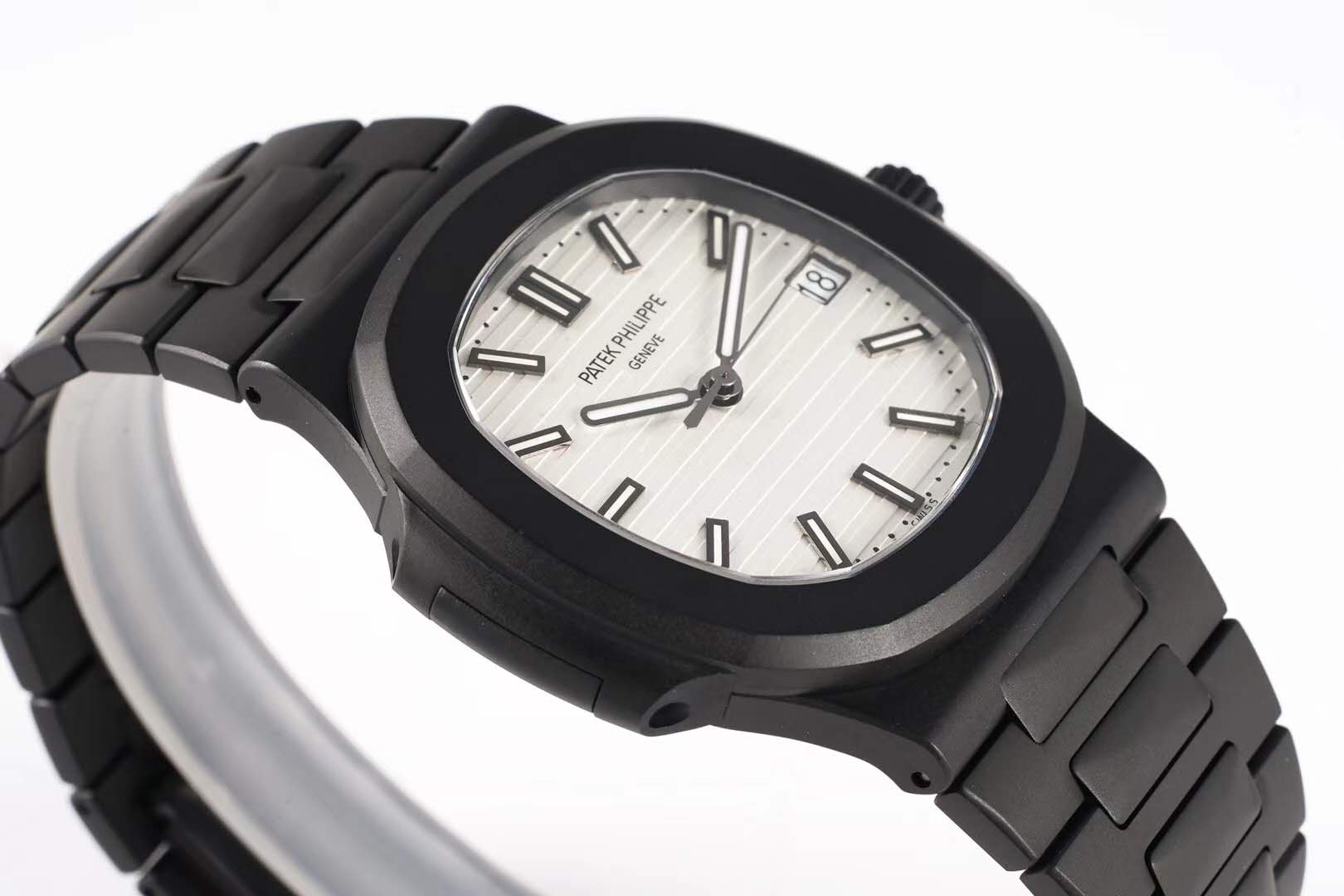 Nautilus Jumbo 5711’Black Venom Limited Edition’ White Dial