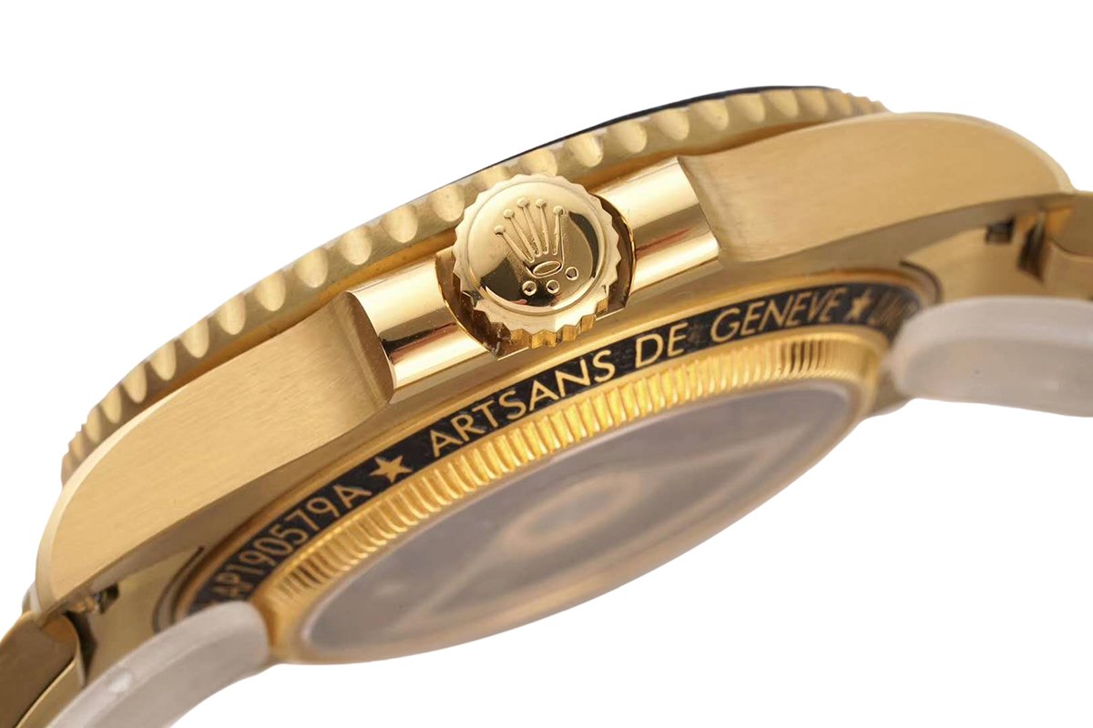 Andrea Pirlo Project 114060 Submariner in Yellow Gold