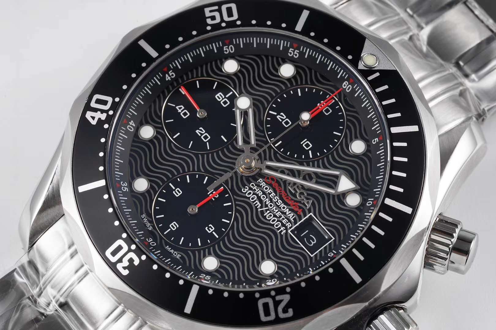 Seamaster Diver 300m Chronograph Black Dial on Bracelet