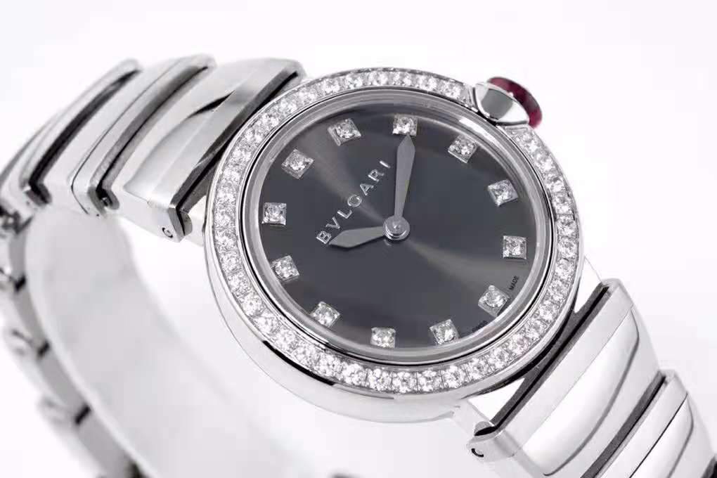 Lvcea Grey Dial in Steel with D1am0nd Bezel
