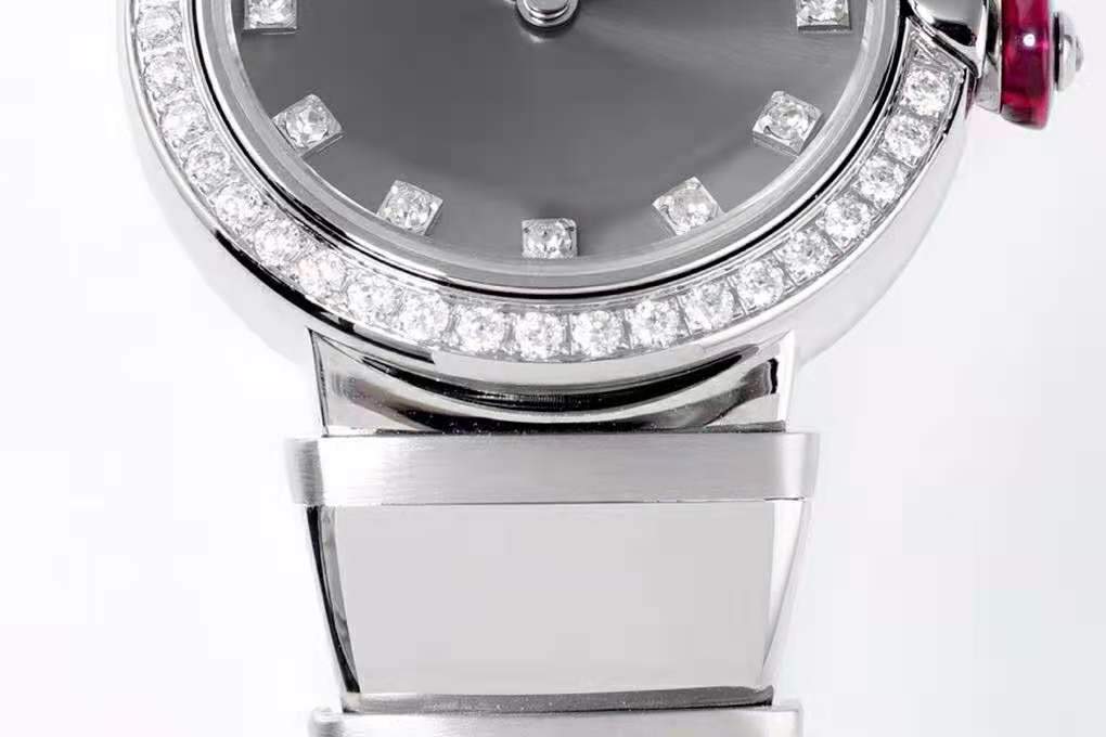 Lvcea Grey Dial in Steel with D1am0nd Bezel