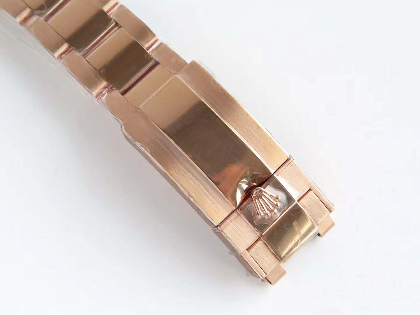 GMT Master II 126715 CHNR “Rootbeer” in Rose Gold