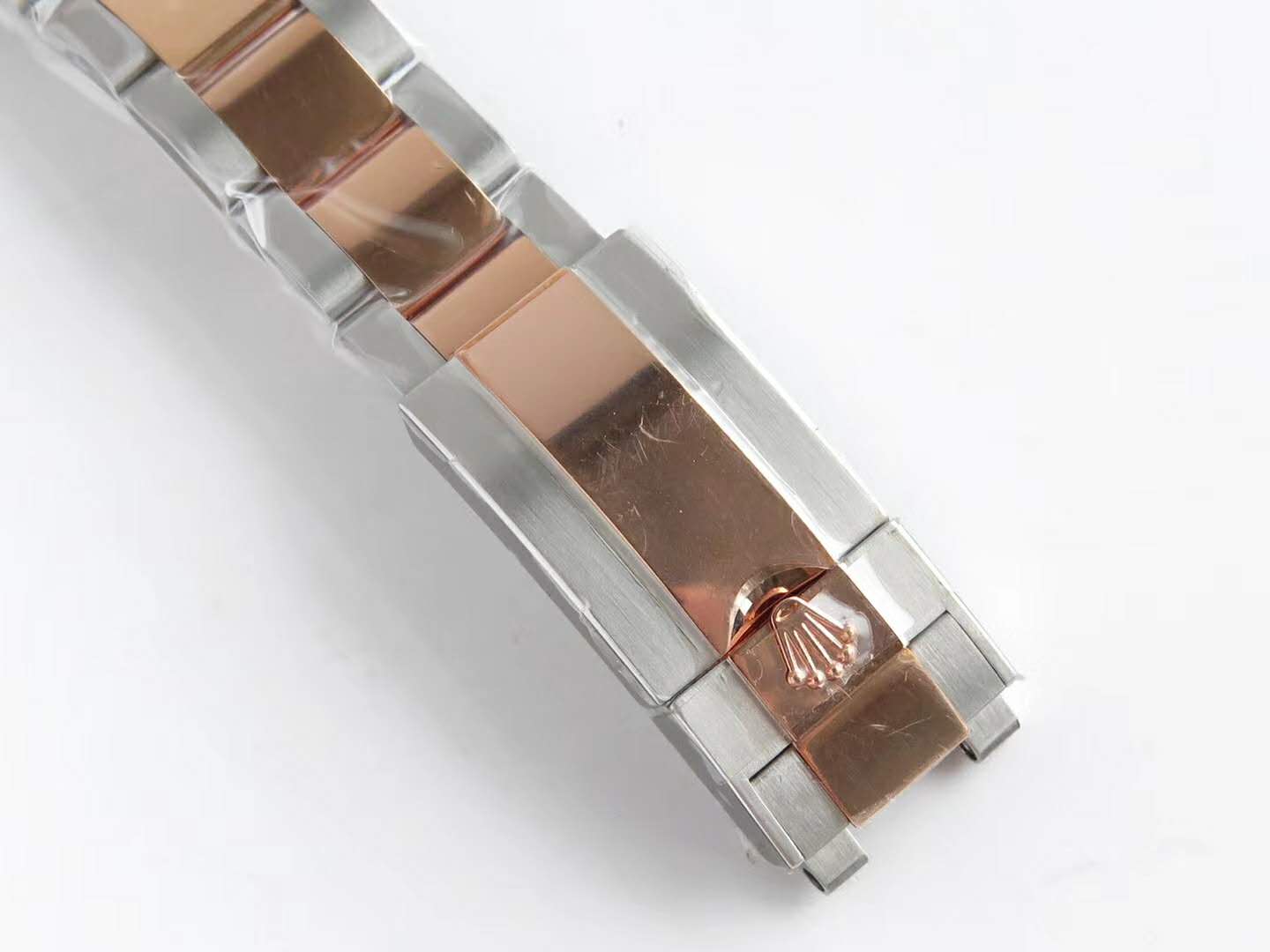 GMT Master II 126715 CHNR “Rootbeer” in Rose Gold and Steel