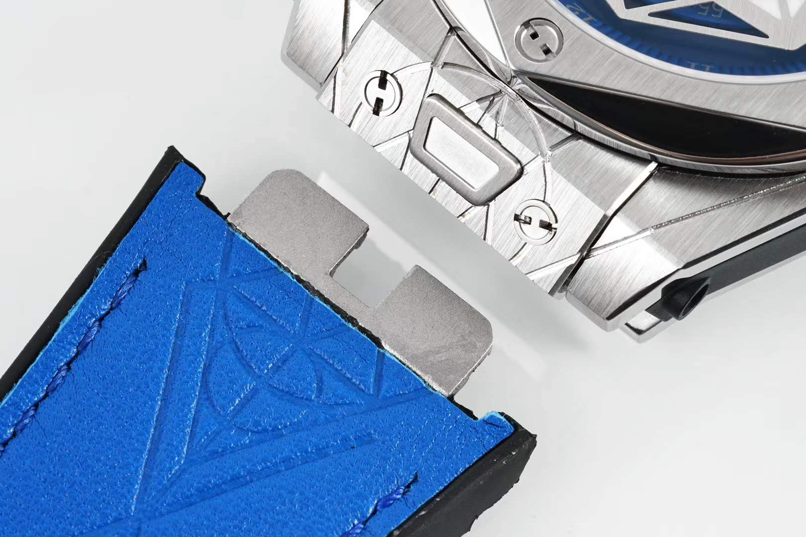 Big Bang Unico Sang Bleu in Steel on Blue Leather Strap
