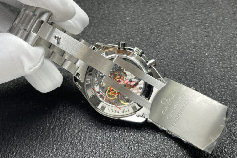 Speedmaster Moonwatch Professional White Dial in Steel ZF